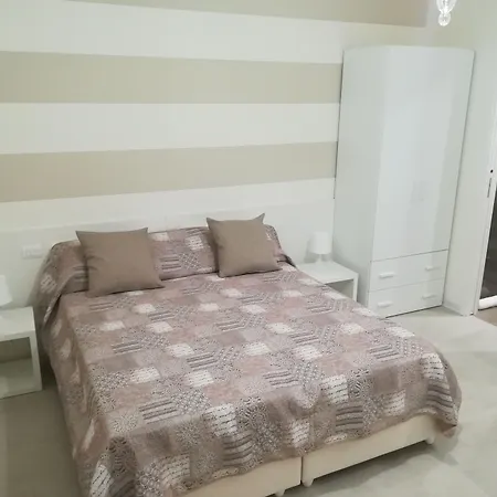 Via Marina Couette-café