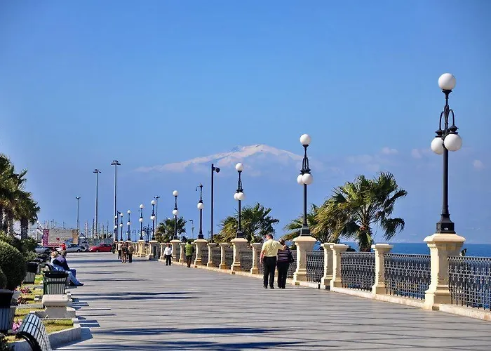 Via Marina Couette-café