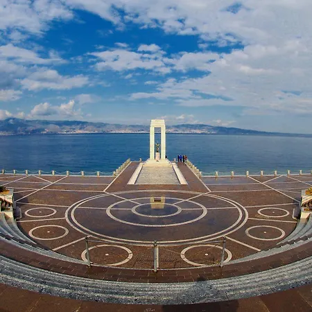 Via Marina 4* Reggio Calabria