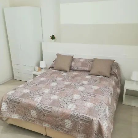 Via Marina Nocleg ze śniadaniem 2*
