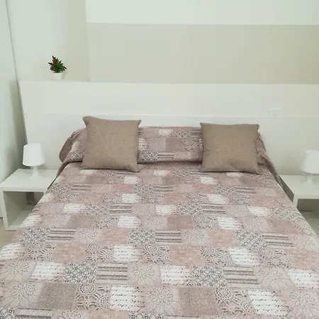 Nocleg ze śniadaniem Via Marina 2*